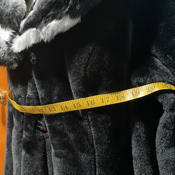 Dennis by Dennis Basso Gold, Super Soft Designer Faux Fur Coat, hood & collar-2x - Picture 12 of 12